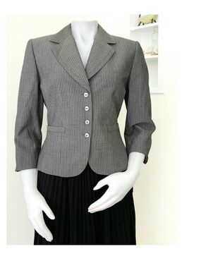 Tahari grey gray white pinstripes 3/4 sleeve blazer